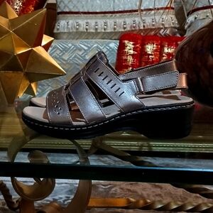 Clarks Lexi Qwin leather cut out sandals